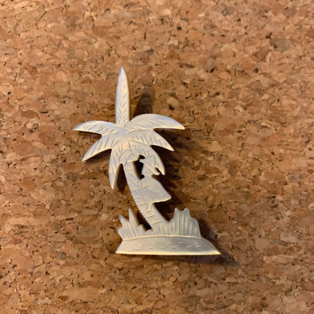 Vintage shell palm tree pin